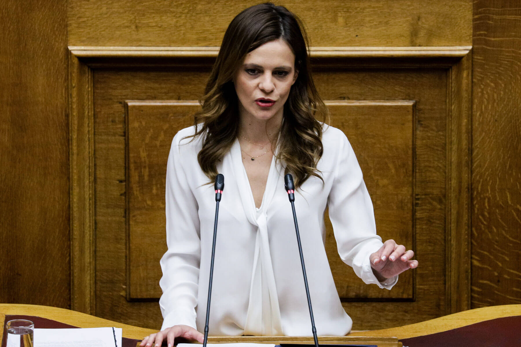 E.Αχτσιόγλου για exit poll: «Δεν τίθεται θέμα ηγεσίας στον ΣΥΡΙΖΑ»
