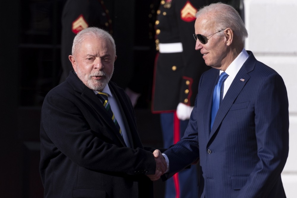 ΗΠΑ: Να προστατεύσουν τη δημοκρατία δεσμεύτηκαν Τ.Μπάιντεν και Λούλα ντα Σίλβα