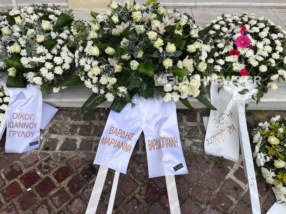 Χανιά: Σε κλίμα συγκίνησης αυτή την ώρα η κηδεία του βουλευτή Μανούσου Βολουδάκη (φωτο)