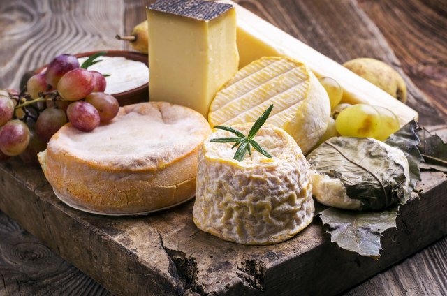 Δυσανεξία στη λακτόζη: Αυτά είναι τα τυριά που μπορείς να φας άφοβα
