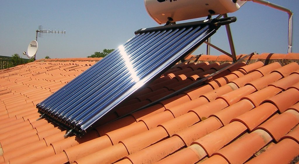 Επιδότηση ηλιακού θερμοσίφωνα: Τα τελικά voucher και οι δικαιούχοι για την εγκατάσταση ηλιακών
