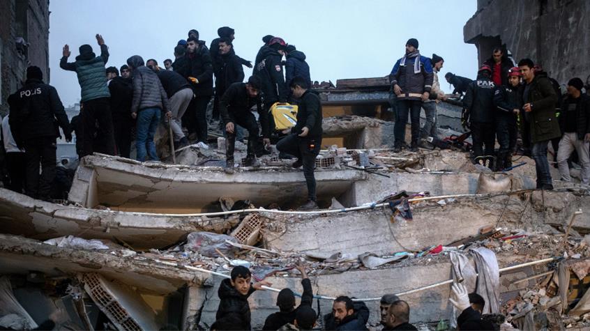Σεισμός στην Τουρκία: Ο Ε.Τατάρ προχωρά σε αγωγές κατά του ξενοδοχείου όπου θάφτηκαν οι Τουρκοκύπριοι