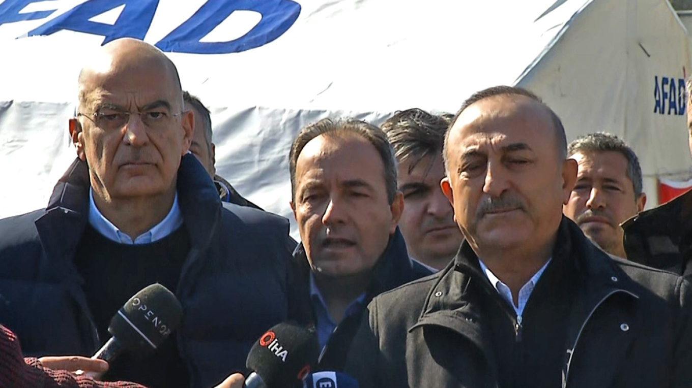 Μ.Τσαβούσογλου-Ν.Δένδιας: «Να μην περιμένουμε σεισμό για να βελτιώσουμε τις σχέσεις μας» – «Η βοήθεια θα συνεχιστεί»