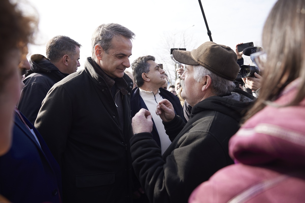 Μόλις 50 άνθρωποι υποδέχτηκαν τον Κ.Μητσοτάκη στην Καστοριά – Οι περισσότεροι δημοσιογράφοι και στελέχη της ΝΔ