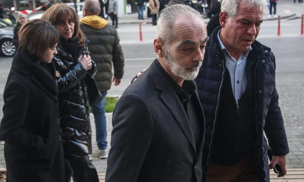 Δίκη Άλκη Καμπανού: «Μη με χτυπάτε άλλο» φώναξε ο πατέρας του και βγήκε από την αίθουσα