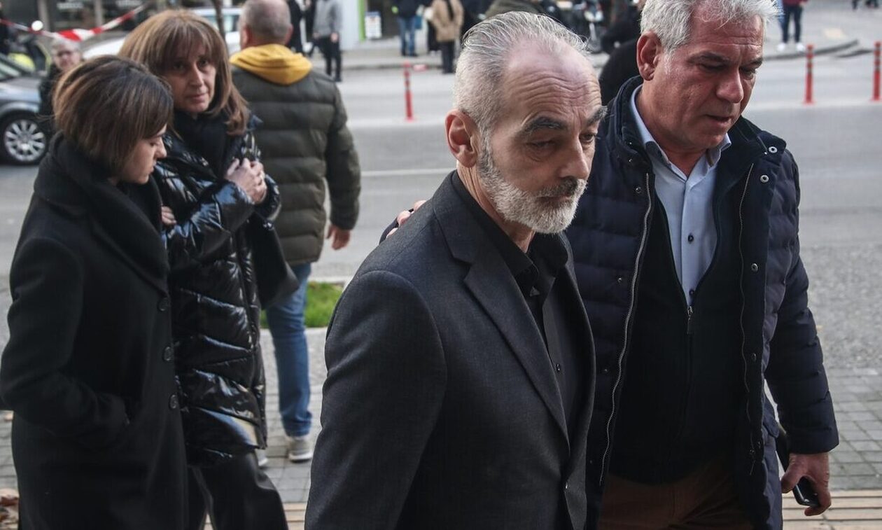 Δίκη Άλκη Καμπανού: «Μη με χτυπάτε άλλο» φώναξε ο πατέρας του και βγήκε από την αίθουσα