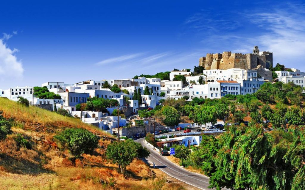 Ανάμεσα στους καλύτερους προορισμούς του κόσμου για το 2023 η Πάτμος και το Μαράθι