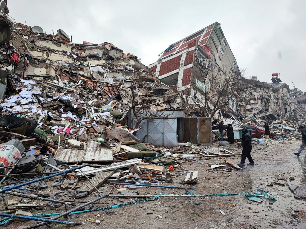 ΠΟΥ για σεισμό σε Τουρκία – Συρία: «Η χειρότερη φυσική καταστροφή σε διάστημα ενός αιώνα»