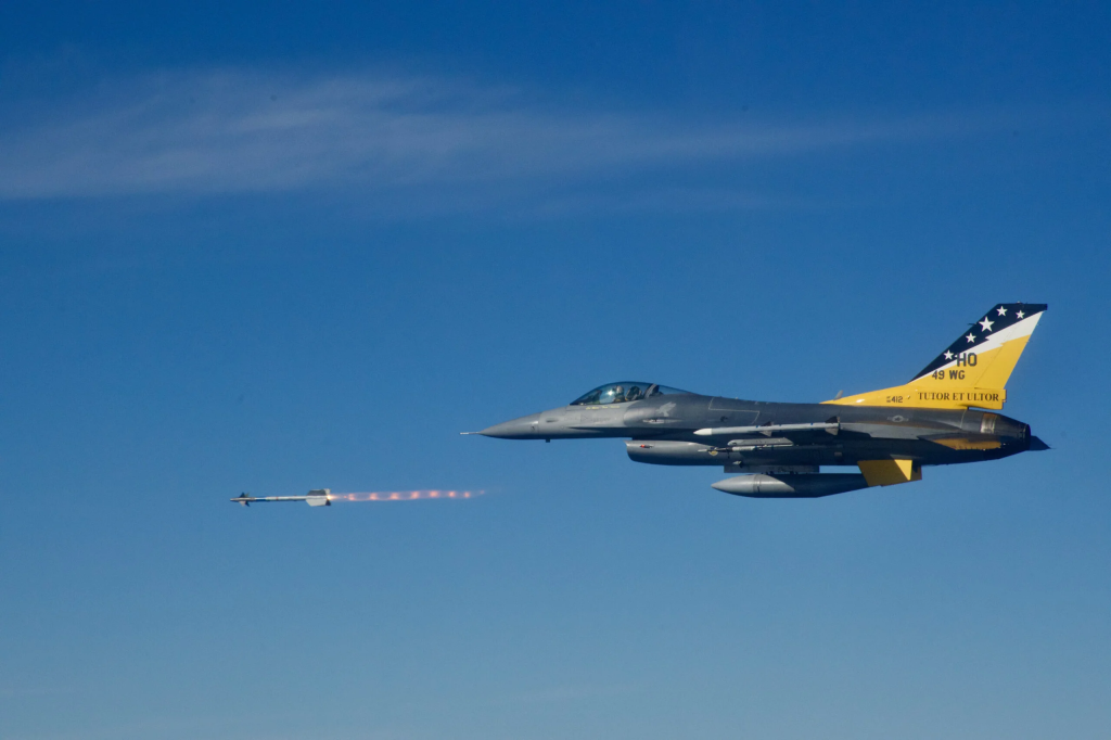 Πιλότοι F-16 που κατέρριψαν το ΑΤΙΑ στην λίμνη Χιούρον: «Δεν το λες μπαλόνι – Σαν μεταλλικό είναι – Μεταλλικές χορδές εκτείνονται»