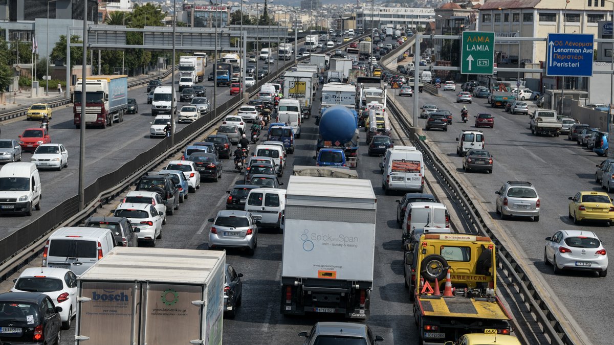 Στο «κόκκινο» η λεωφόρος Αθηνών λόγω έργων (φωτο)