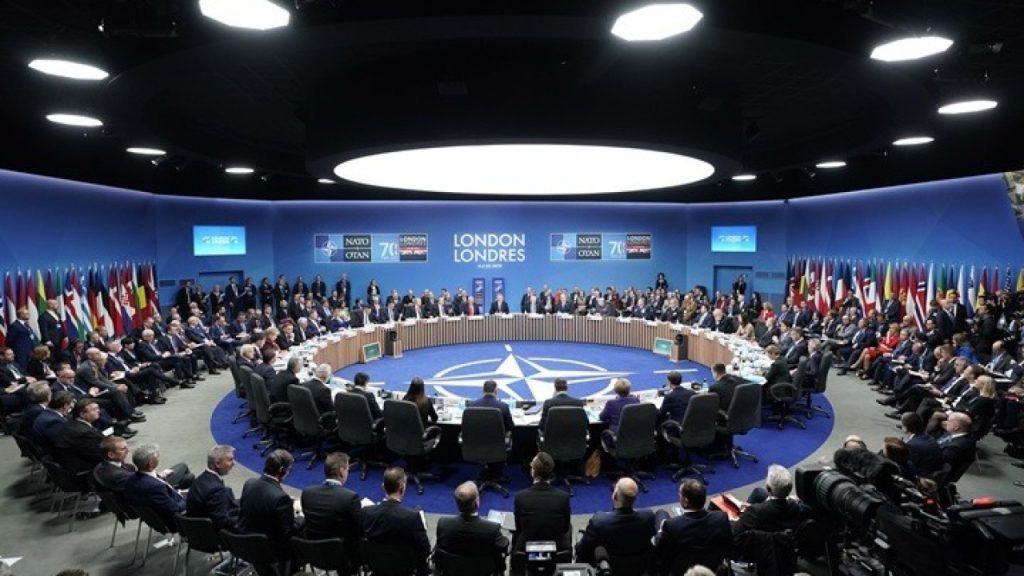 ΝΑΤΟ: Ξανά στο προσκήνιο η διαμάχη των κρατών μελών για αύξηση των αμυντικών δαπανών