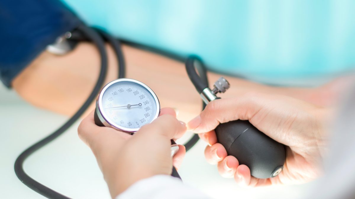 Μελέτη: Εκατομμύρια άνθρωποι μπορεί να πάσχουν από υπέρταση χωρίς να το γνωρίζουν – Το λάθος με την ώρα μέτρησης