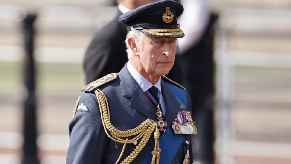 Βρετανία: Ο Βασιλιάς Κάρολος βρέθηκε αντιμέτωπος με αντιμοναρχικούς διαδηλωτές (βίντεο)