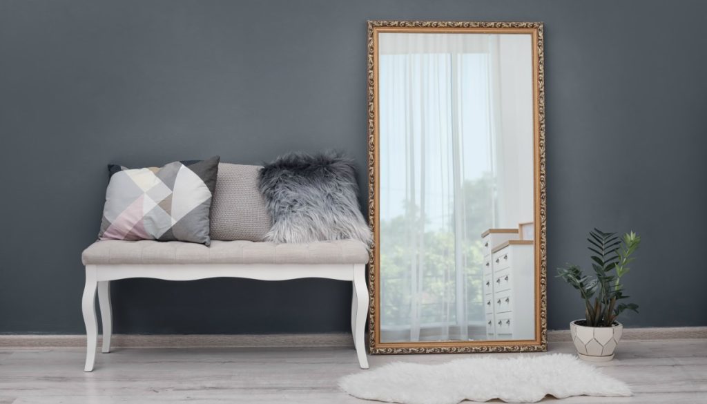 Το γνωρίζατε; – Σε ποια σημεία του σπιτιού δεν πρέπει να κρεμάτε καθρέφτη;