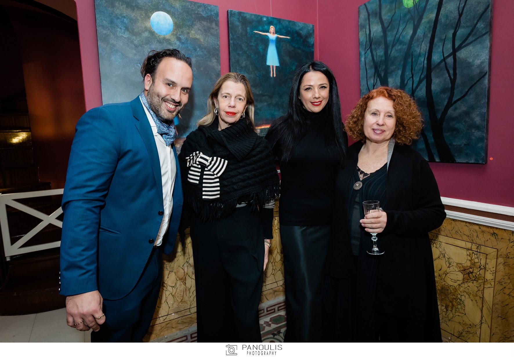 Με μεγάλη επιτυχία πραγματοποιήθηκαν τα εγκαίνια της έκθεσης ζωγραφικής της Αμαλίας Φερεντίνου με τίτλο «Στο φως» στο 212 Arts