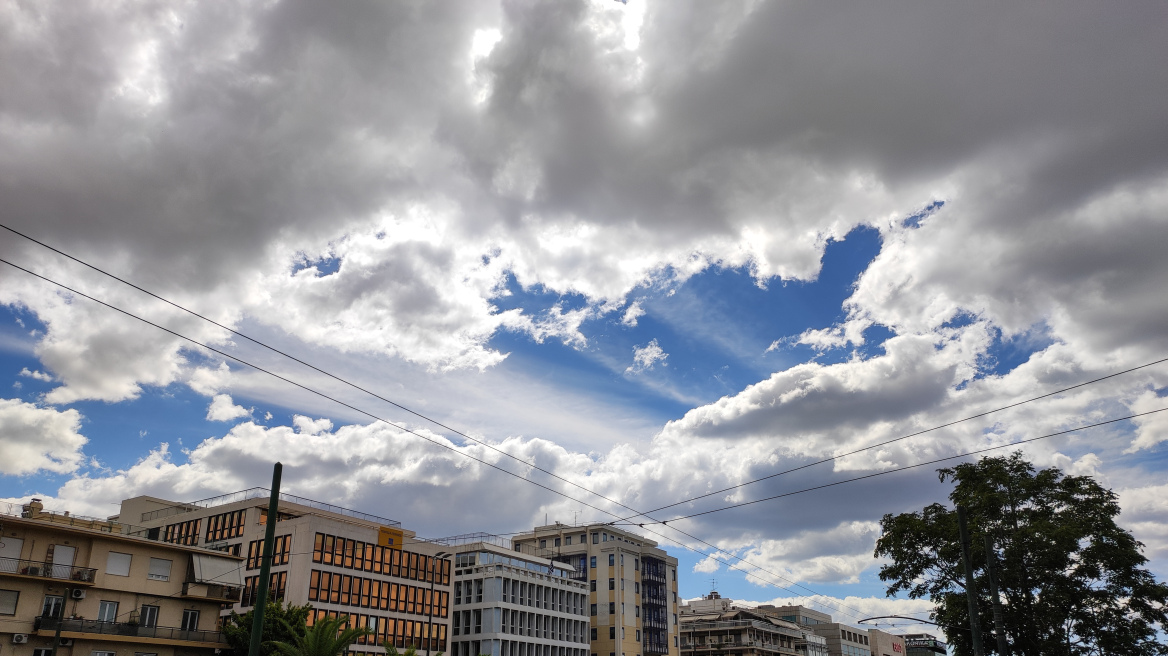 Καιρός: Ομίχλη σε δυτική και βόρεια Ελλάδα το Σάββατο 18/2 – Η θερμοκρασία συνεχίζει να ανεβαίνει