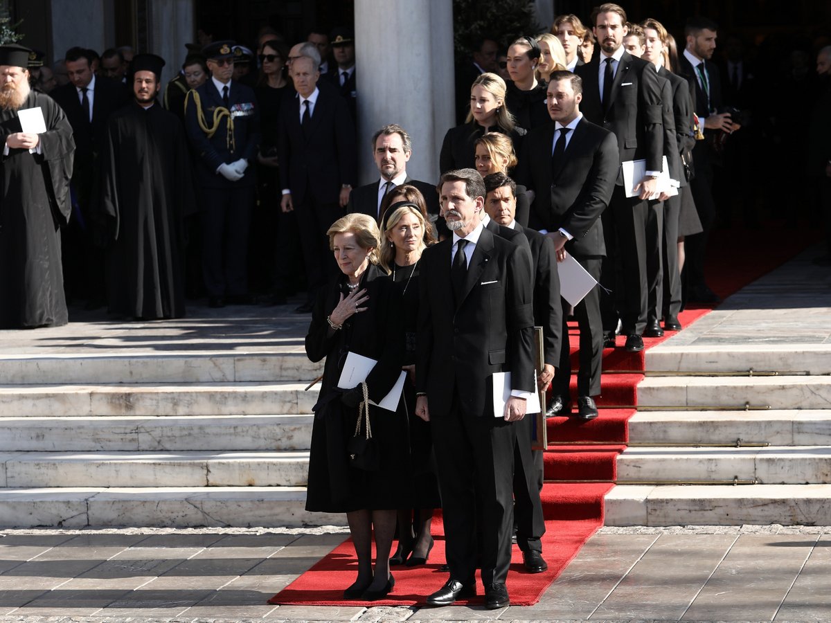 Διεκόπη η κυκλοφορία των οχημάτων στην οδό Μητροπόλεως για το μνημόσυνο τέως Βασιλιά Κωνσταντίνου