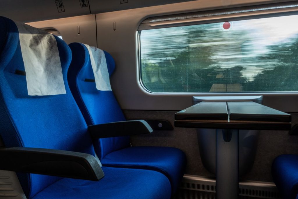 Αυστραλία: Ζευγάρι ερωτοτροπούσε στο τρένο μπροστά σε επιβάτες: «Σταματήστε αυτό που κάνετε τώρα» (φωτο)