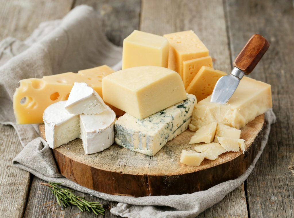 Εσύ το ήξερες; – Πόσο καιρό διατηρούνται φρέσκα στο ψυγείο τα τυριά;