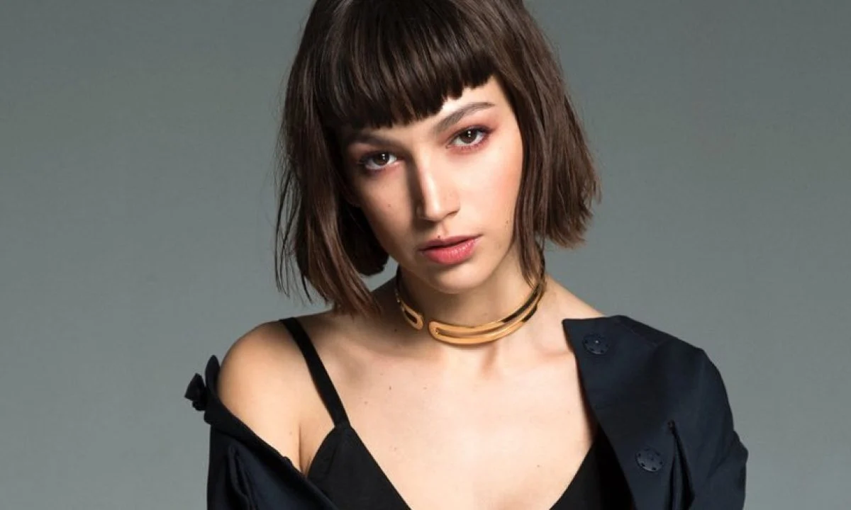 Ούρσουλα Κορμπερό: Ποζάρει ολόγυμνη μπροστά στον καθρέφτη και αναστατώνει τον ανδρικό πληθυσμό