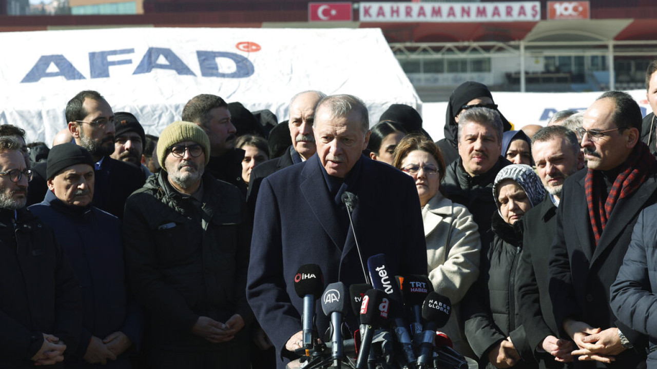 Ρ.Τ.Ερντογάν για τον σεισμό στην Τουρκία: «Τον Μάρτιο αρχίζει η κατασκευή σχεδόν 200.000 κτιρίων»