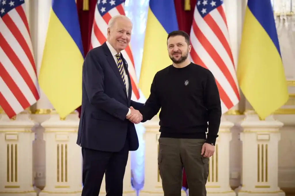 Κίεβο για την αφαίρεση του πακέτου στρατιωτικής βοήθειας σε Ουκρανία από τον Προϋπολογισμό των ΗΠΑ: «Μιλάμε με Ουάσιγκτον»