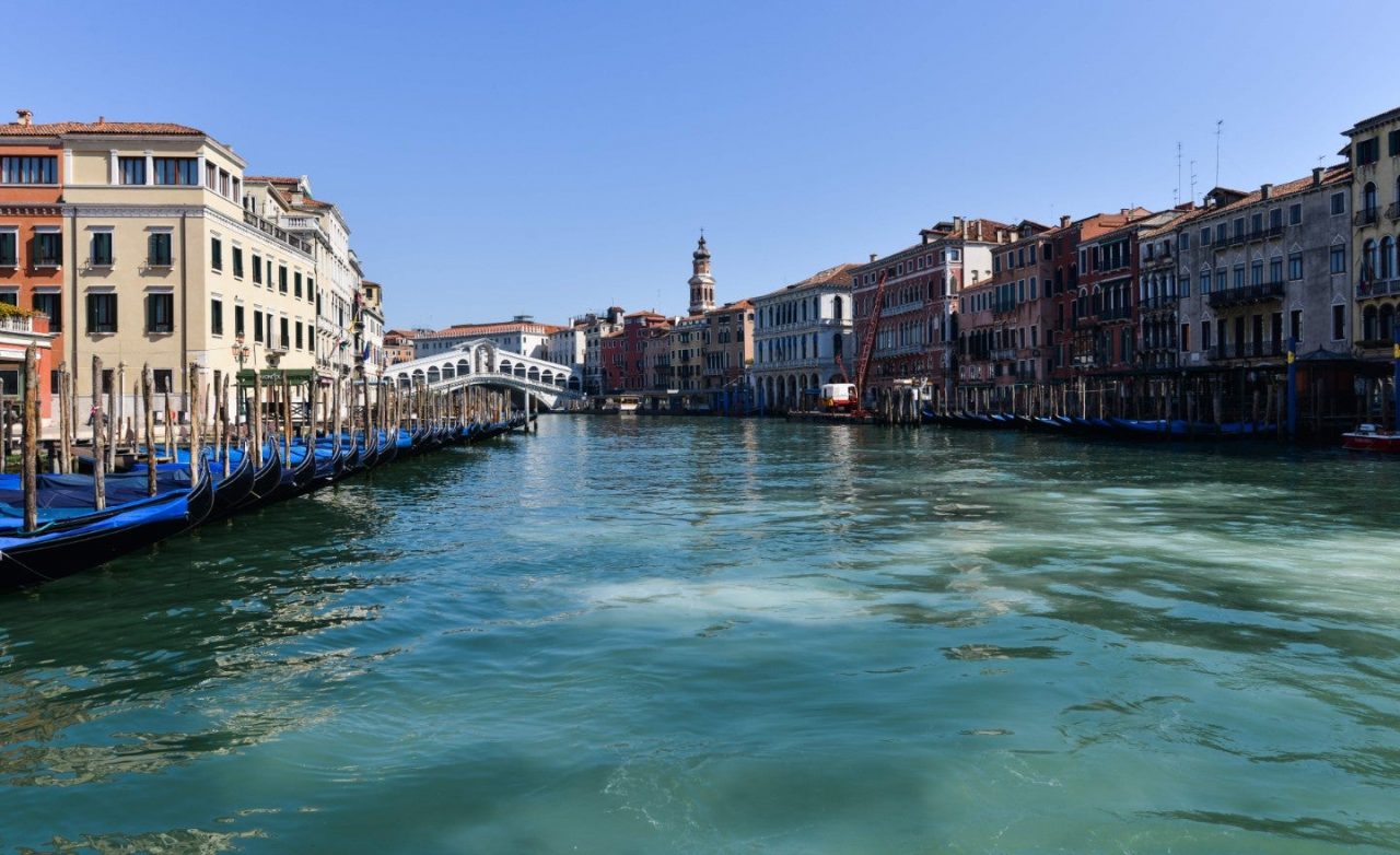Η Βενετία «βυθίζεται» – Νέα μελέτη δείχνει πότε μπορεί να βρεθεί κάτω από το νερό