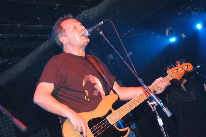 Αντώνης Τουρκογιώργης: Ώρες αγωνίας για τον θρυλικό ροκά – Περιπέτεια με την υγεία του τον απομάκρυνε από την σκηνή