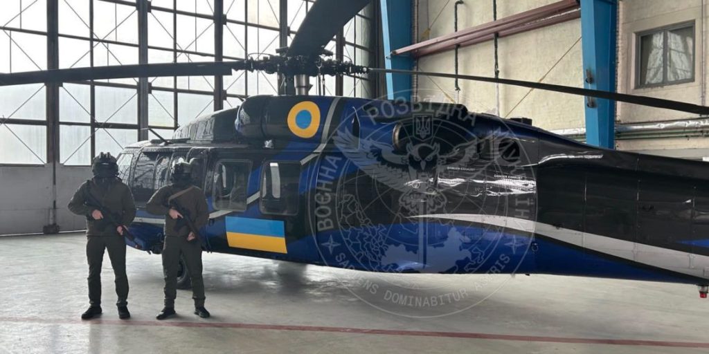 Η Ουκρανία παρέλαβε το πρώτο της UH-60A Black Hawk (φωτό)