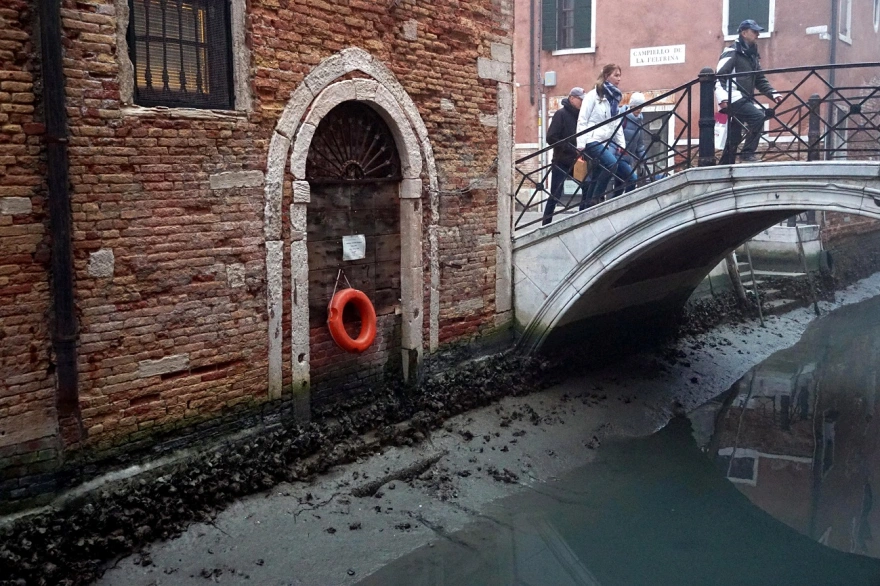 Αντιμέτωπη με νέο κύμα ξηρασίας η Βενετία – Ασυνήθιστα χαμηλές παλίρροιες στην περιοχή