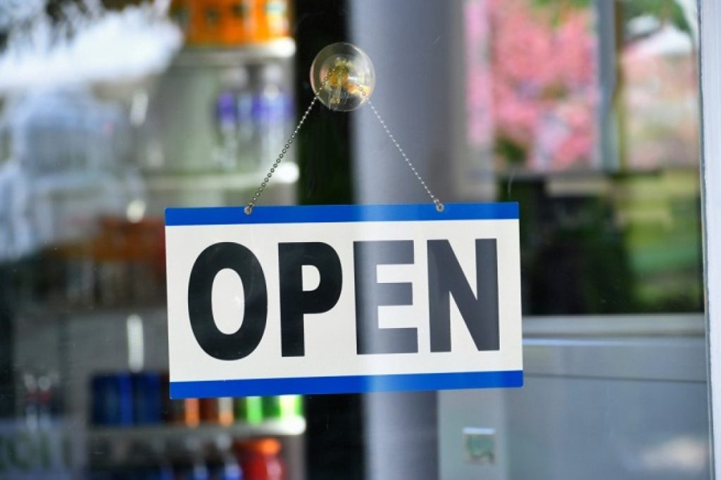 Ανοιχτά τα καταστήματα τροφίμων την Καθαρά Δευτέρα