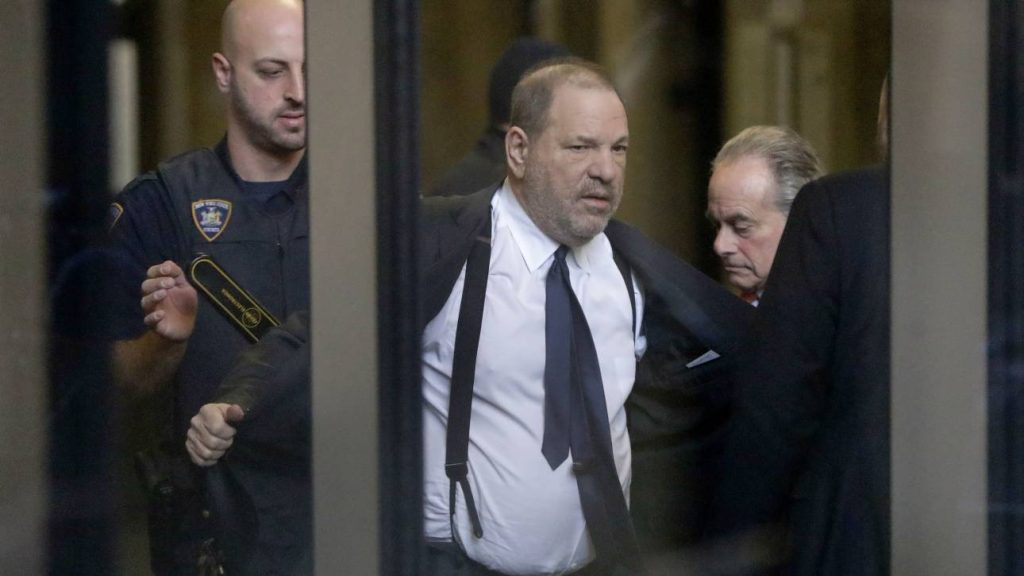 Σε 16 χρόνια φυλάκισης καταδικάστηκε ο Χάρβεϊ Γουάινστιν για σεξουαλικά εγκλήματα στο Λος Άντζελες