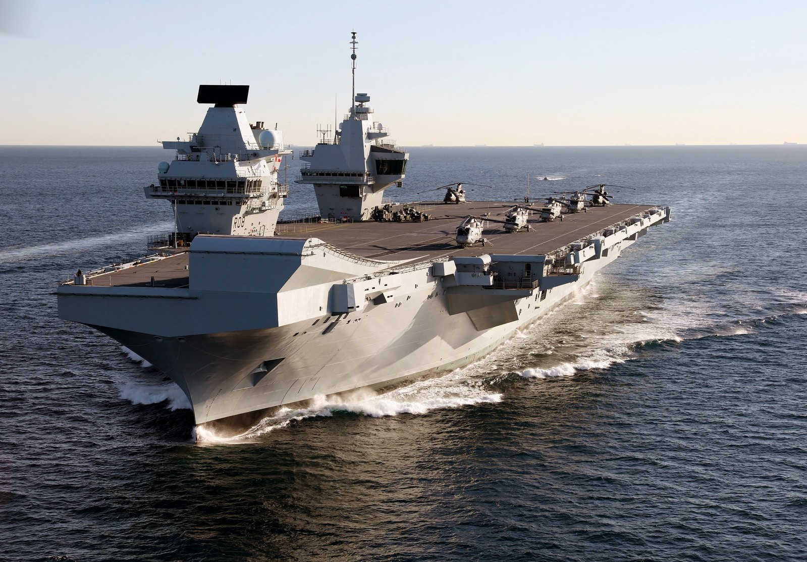 Συντριβή F-35 στο αεροπλανοφόρο «HMS Queen Elizabeth»: Πώς κατάφερε και επέζησε ο πιλότος της RAF (βίντεο)