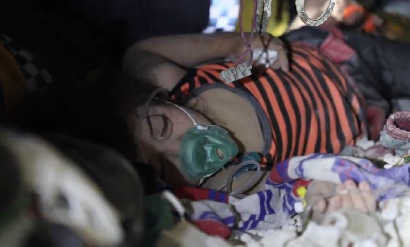 Σε νοσοκομείο της Τουρκίας μεταφέρθηκε 9χρονη από τη Συρία που κινδυνεύει με ακρωτηριασμό (βίντεο)