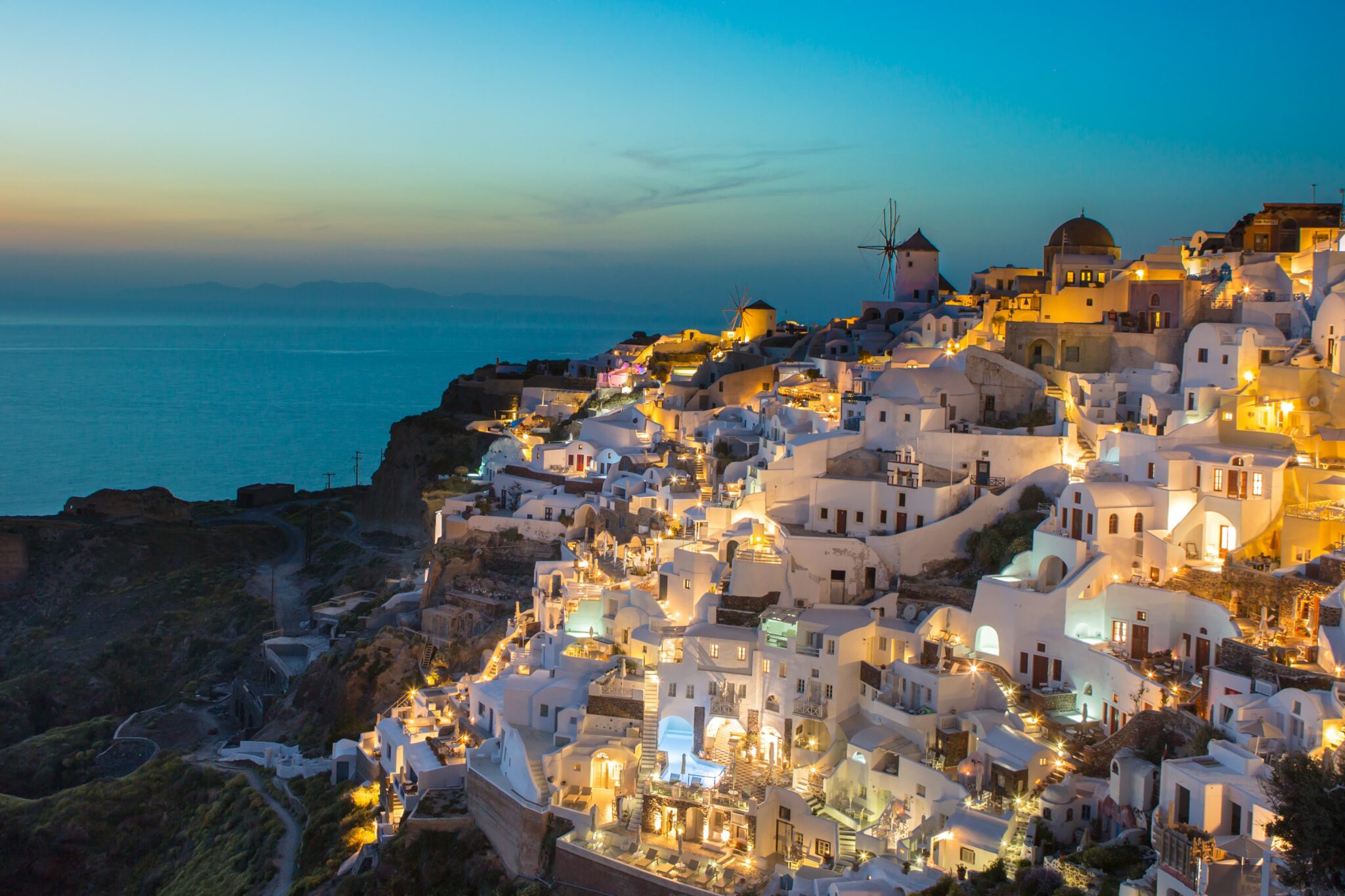 Άπιαστο όνειρο για τους Έλληνες οι διακοπές – Στα ύψη κόστος διαμονής και εισιτήρια