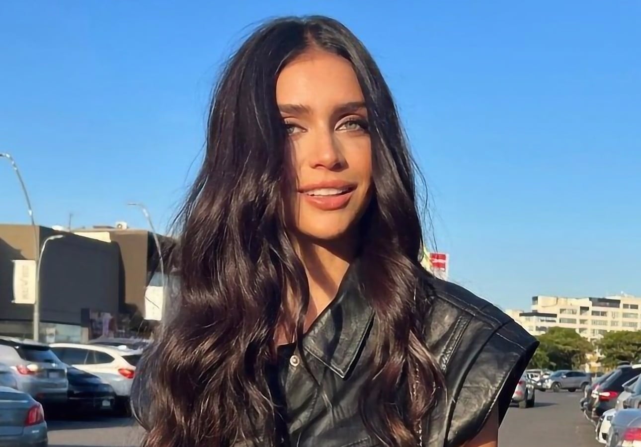 Ζάιρα Νάρα: Η μικρή αδελφή της Γουάντα ποζάρει γυμνή και ο ανδρικός πληθυσμός «παραληρεί»