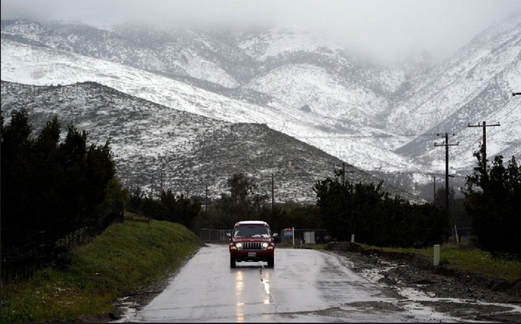 ΗΠΑ: Πυκνή χιονόπτωση στην Καλιφόρνια – Έκλεισαν δρόμοι