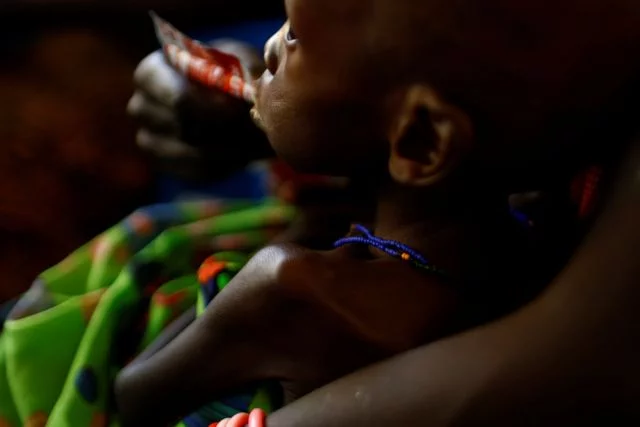 Πεθαίνουν τα παιδιά στο Σουδάν από πείνα – Αυξάνονται οι θάνατοι από την έλλειψη τροφής