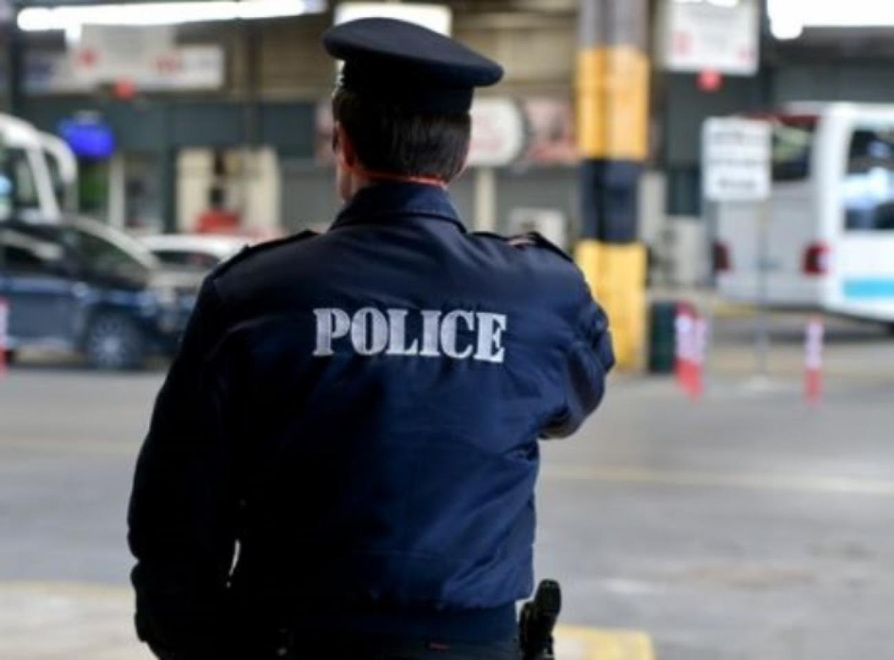 Λέσβος: Χειροπέδες σε τέσσερα άτομα που επιτέθηκαν σε αστυνομικούς στην περιοχή του Πολιχνίτου