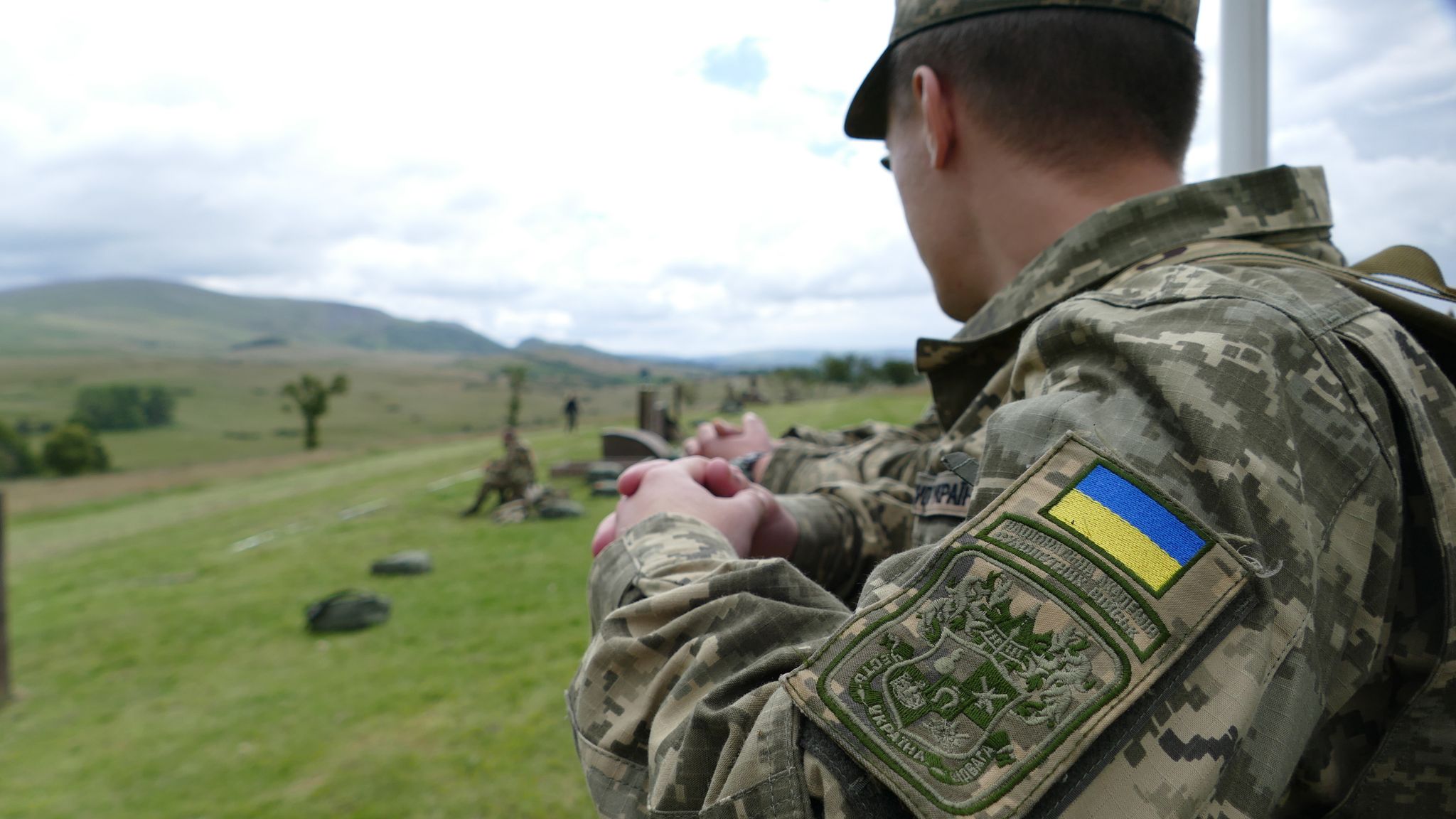 Ο ουκρανικός στρατός ετοιμάζεται για την αντεπίθεση κατά της Ρωσίας στα… βρετανικά κέντρα εκπαιδεύσεως (βίντεο)