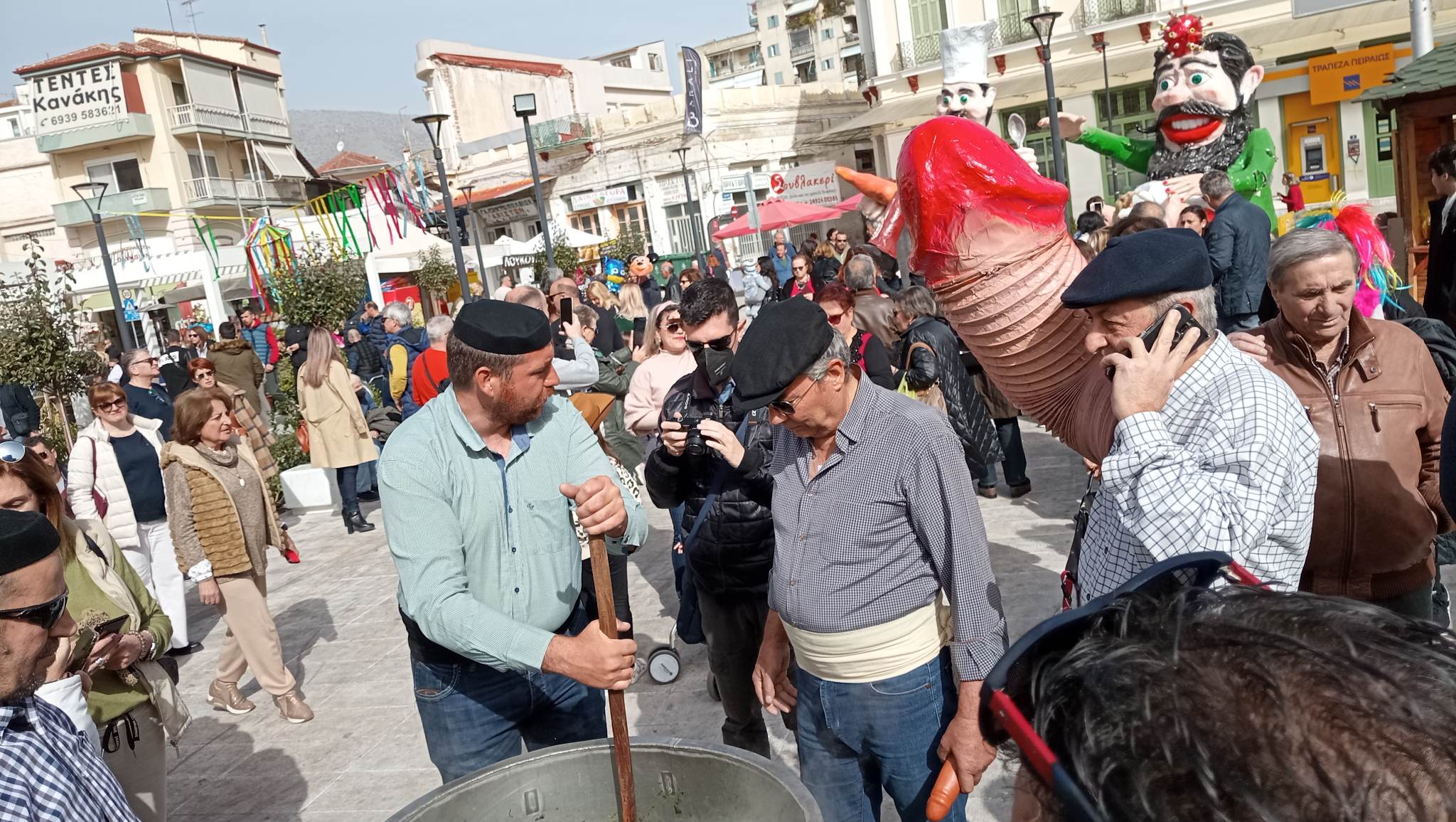 Τύρναβος: Η γιορτή του φαλλού – Το διονυσιακό έθιμο της Καθαράς Δευτέρας (φωτό-βίντεο)