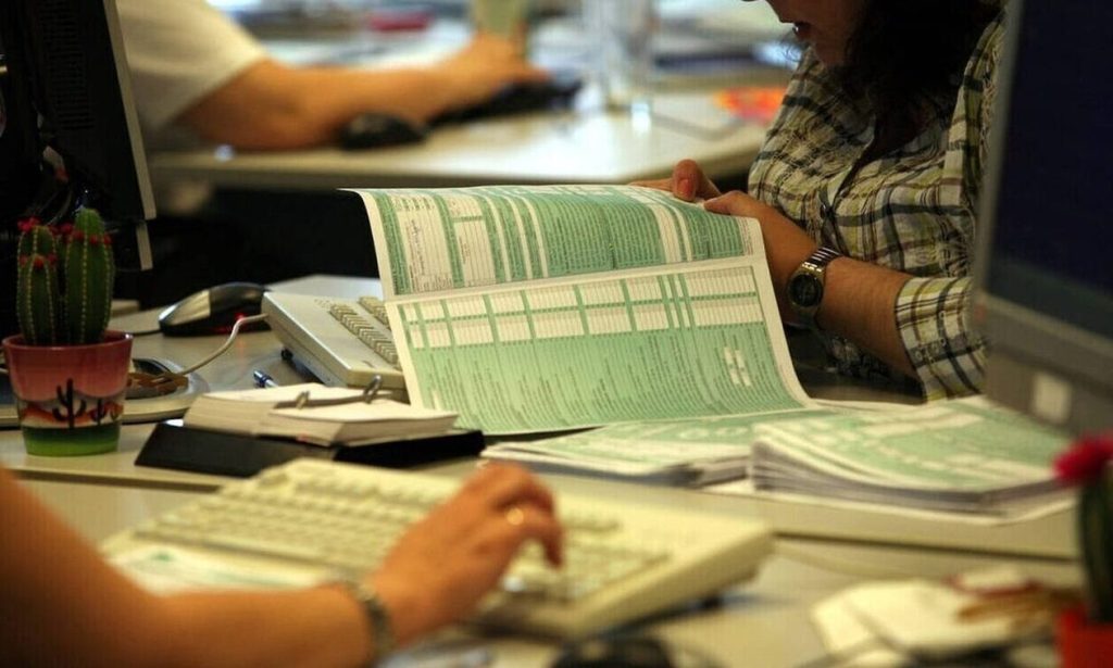 Ξεχωριστές φορολογικές δηλώσεις: Λήγει αύριο η προθεσμία υποβολής τους