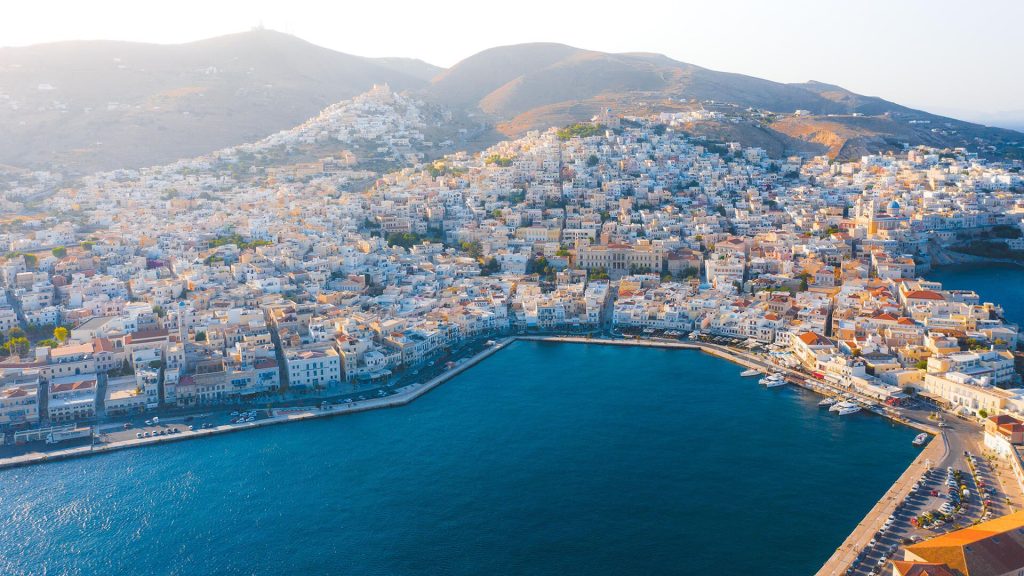 Είστε λάτρεις της μυθολογίας; – Τα πέντε ελληνικά νησιά που είναι ιδανικά για εσάς