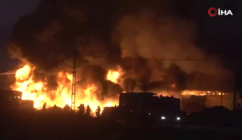 Τουρκία: Μεγάλη φωτιά σε εργοστάσιο πλαστικών στην Αντιόχεια
