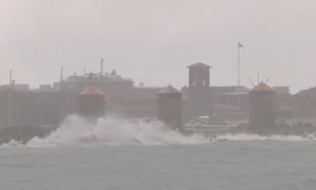 Άνεμοι έως και 10 μποφόρ στη Ρόδο – Ακυρώνονται δρομολόγια