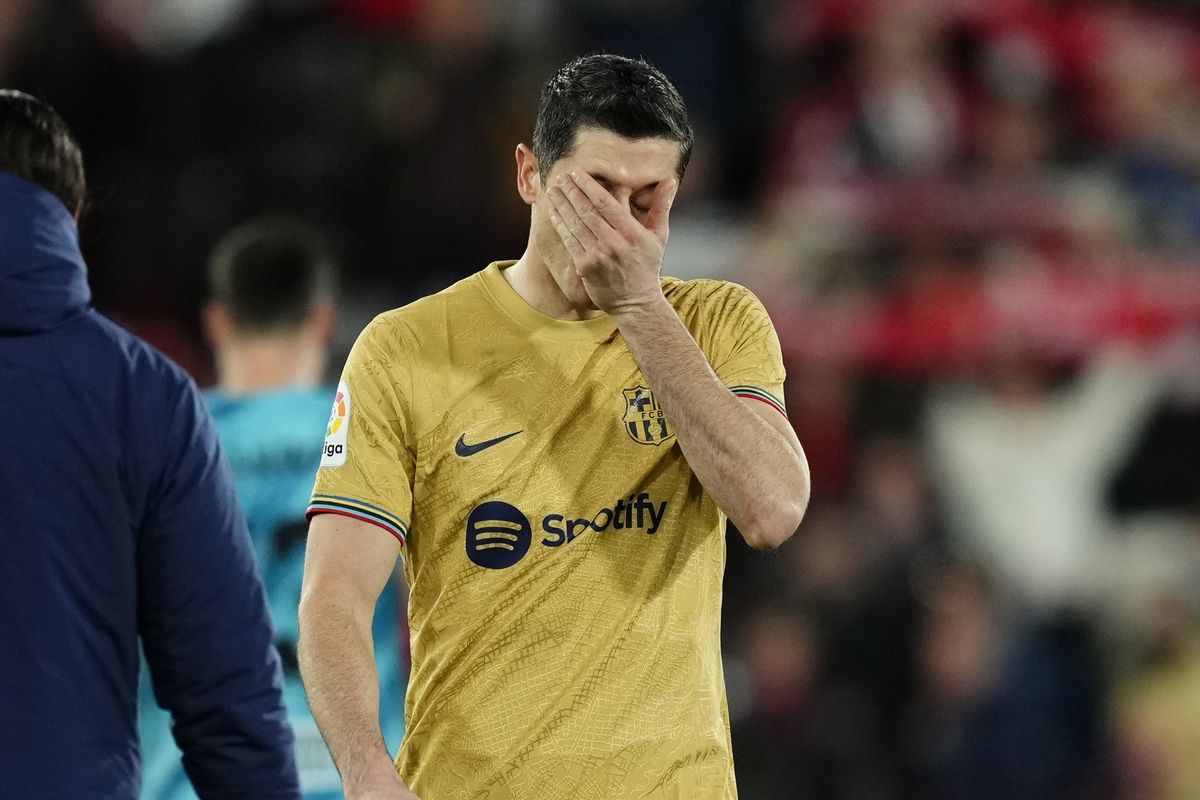 Μπαρτσελόνα: Εκτός δράσης για 2 εβδομάδες ο Ρόμπερτ Λεβαντόφσκι – Χάνει το ντέρμπι με τη Ρεάλ Μαδρίτης