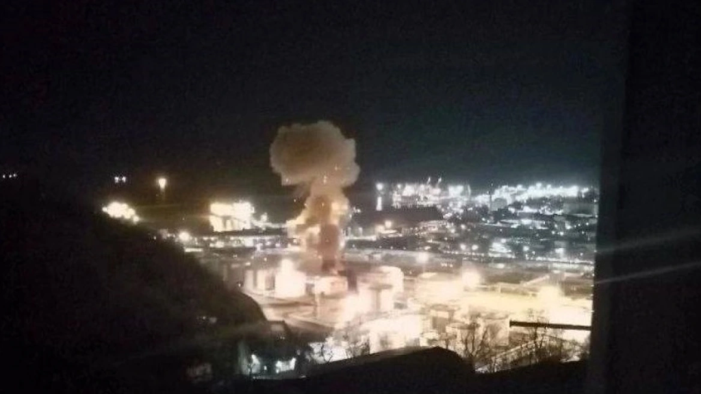 Το ΥΠΑΜ της Ρωσίας καταγγέλλει επιθέσεις από ουκρανικά drones σε μη στρατιωτικές υποδομές (βίντεο)