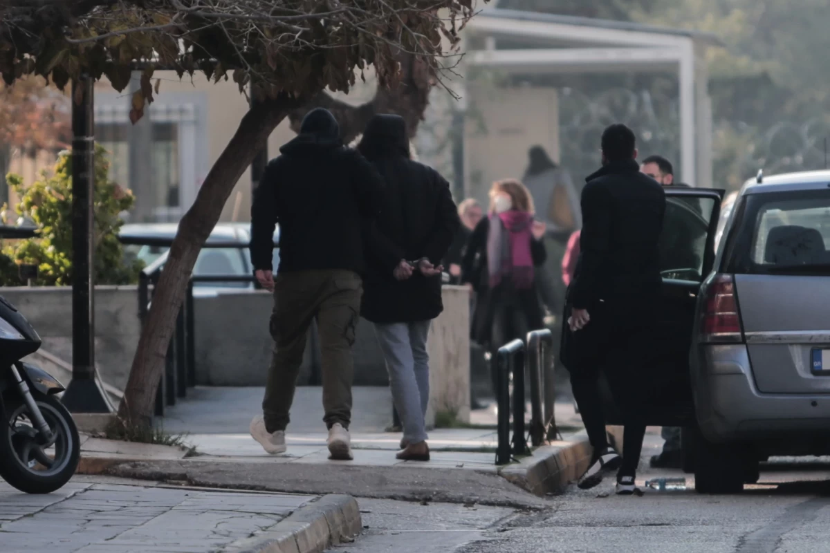 Κολωνός: Απολογούνται σήμερα δύο ακόμα άτομα που κατονόμασε η 12χρονη