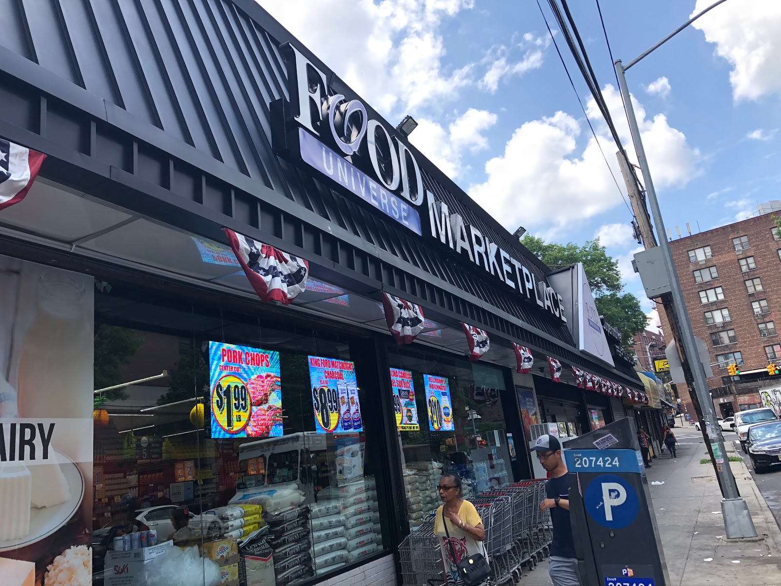 ΗΠΑ: Ταμίας παντοπωλείου ξυλοκοπήθηκε άγρια από μια γυναίκα και τις δυο κόρες της (βίντεο)