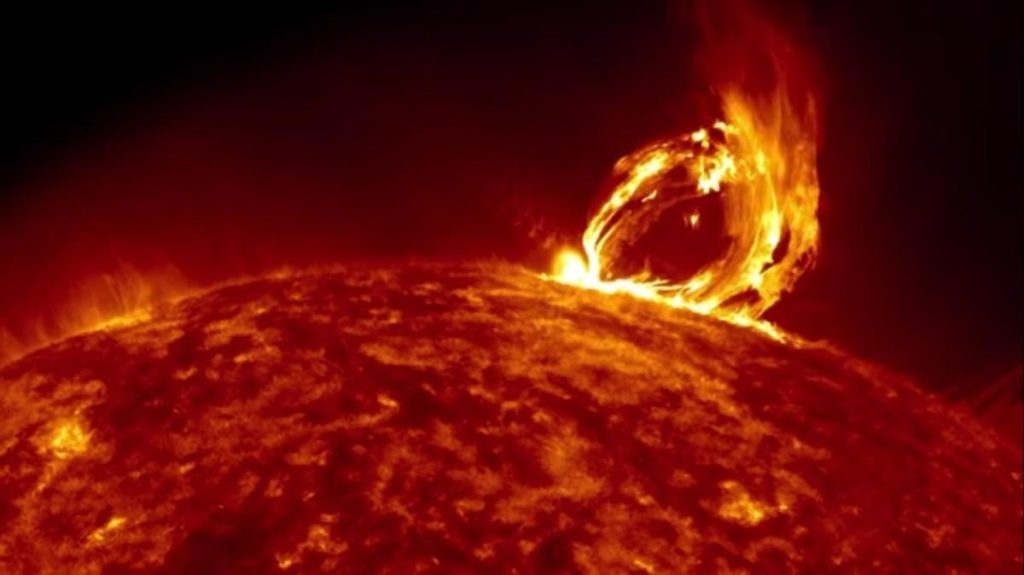 Εντυπωσιακό βίντεο της NASA δείχνει τεράστια έκρηξη στον Ήλιο (βίντεο)